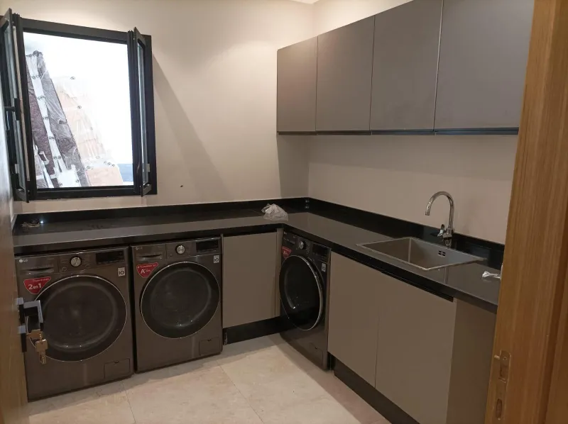 Reforma de baño moderno — detalle 4